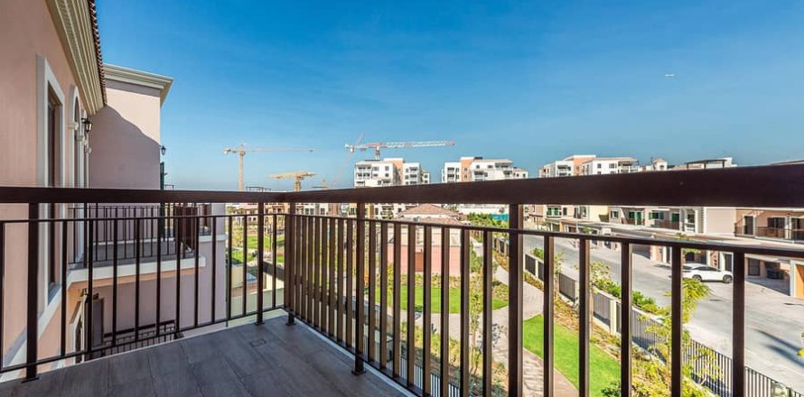 3 bedrooms Townhouse in Jumeirah, UAE No. 19109