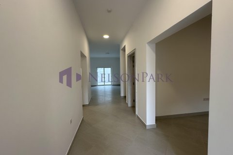 3 bedrooms Villa in Doha, Qatar No. 57861 9