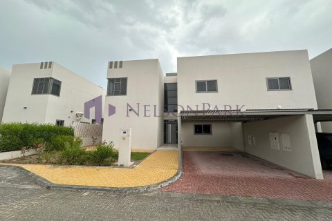 3 bedrooms Villa in Doha, Qatar No. 57861 1