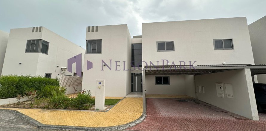 3 bedrooms Villa in Doha, Qatar No. 57861