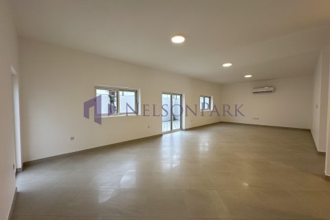 3 bedrooms Villa in Doha, Qatar No. 57861 2