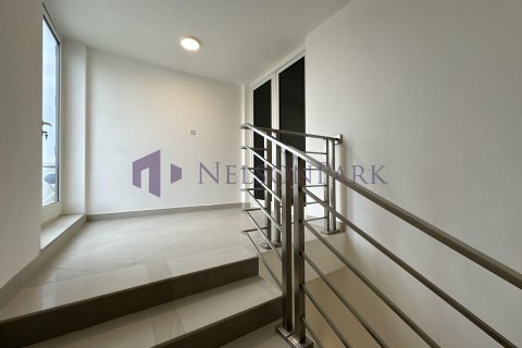 3 bedrooms Villa in Doha, Qatar No. 57861 18
