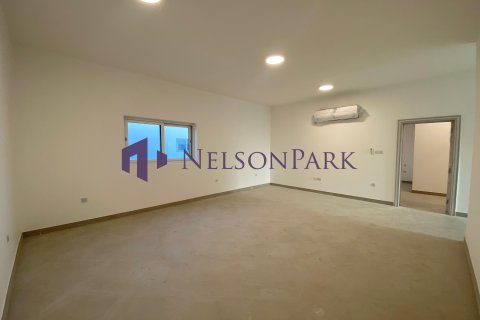 3 bedrooms Villa in Doha, Qatar No. 57861 4
