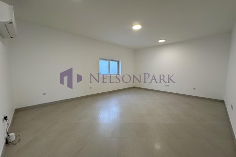 3 bedrooms Villa in Doha, Qatar No. 57861 10