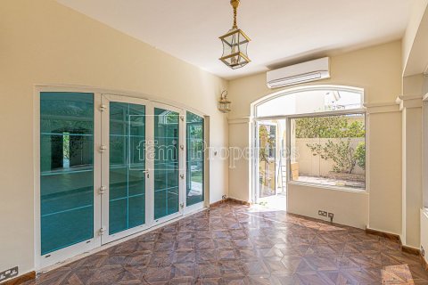 Villa de 3 chambres à Dubai, UAE No. 104608 10