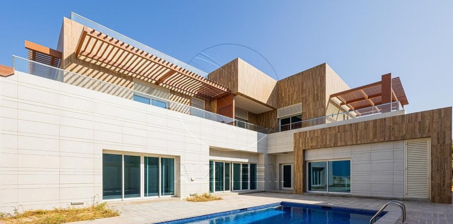 Villa de 6 dormitorios en The Marina, UAE No. 27653