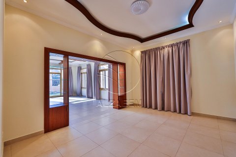 Villa de 5 dormitorios en Abu Dhabi, UAE No. 90058 15