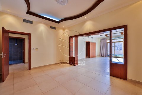 Villa de 5 dormitorios en Abu Dhabi, UAE No. 90058 13