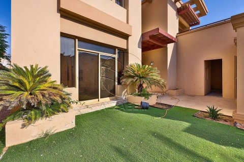 Villa de 5 dormitorios en Abu Dhabi, UAE No. 90058 22