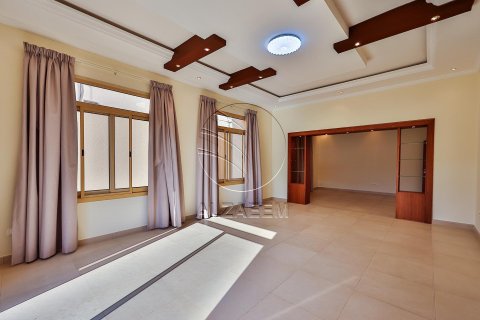Villa de 5 dormitorios en Abu Dhabi, UAE No. 90058 18