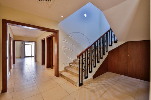 Villa de 5 dormitorios en Abu Dhabi, UAE No. 90058 9