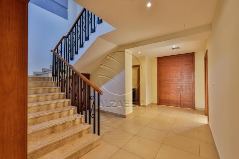 Villa de 5 dormitorios en Abu Dhabi, UAE No. 90058 10