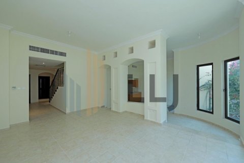 Villa de 4 chambres à Al Khalidiya, UAE No. 55512 7