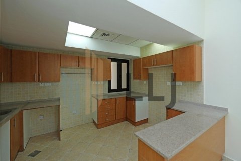 Villa de 4 chambres à Al Khalidiya, UAE No. 55512 22
