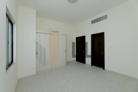 Villa de 5 dormitorios en Al Khalidiya, UAE No. 55511 14