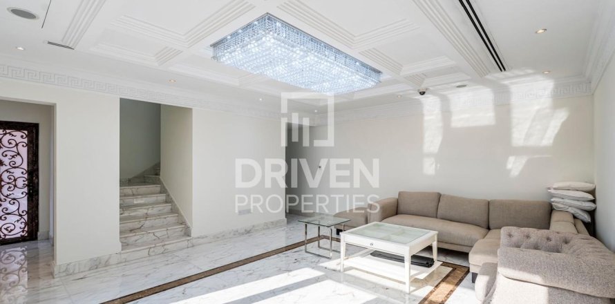 2 bedrooms Villa in Umm Suqeim, UAE No. 85636