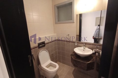 2 bedrooms Apartment in Doha, Qatar No. 57753 6