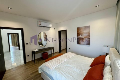 5 bedrooms Villa in Doha, Qatar No. 57740 9