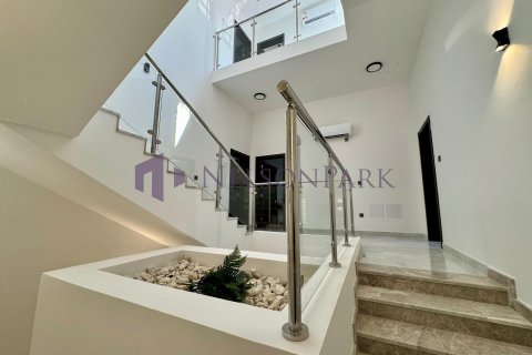 5 bedrooms Villa in Doha, Qatar No. 57740 22