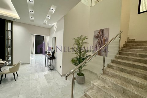 5 bedrooms Villa in Doha, Qatar No. 57740 20