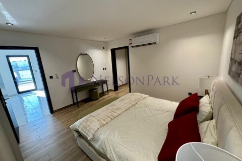 5 bedrooms Villa in Doha, Qatar No. 57740 8