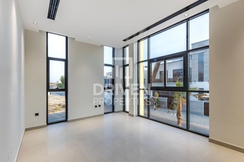 Villa de 5 dormitorios en Nad Al Sheba 1, UAE No. 84319 3