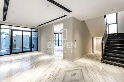 Villa de 5 dormitorios en Nad Al Sheba 1, UAE No. 84319 5