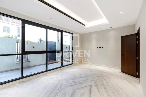 Villa de 5 dormitorios en Nad Al Sheba 1, UAE No. 84319 10