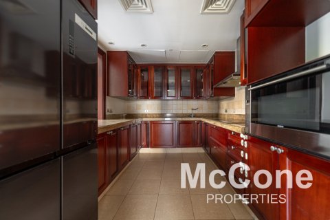 Apartment de 3 dormitorios en Old Town, UAE No. 74321 4