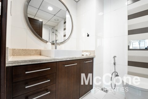 Apartment de 2 dormitorios en Boulevard Central Towers, UAE No. 74194 19