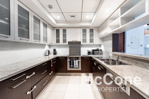 Apartment de 2 dormitorios en Boulevard Central Towers, UAE No. 74194 6