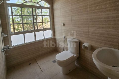 4 bedrooms Twin Villa in Al Amarat, Oman No. 53617 4