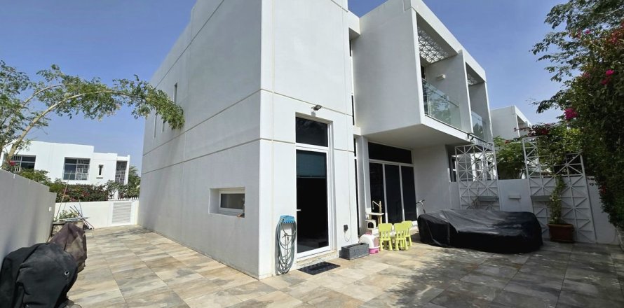 3 bedrooms Townhouse in Dubai, UAE No. 48876