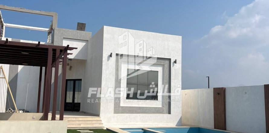 Villa de 2 chambres à Al Mairid, UAE No. 88235