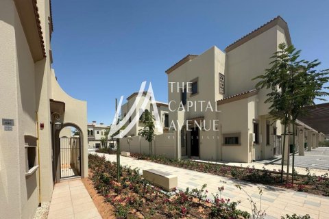 5 bedrooms Villa in Khalifa City, UAE No. 86853 1