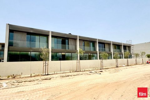 3 bedrooms Townhouse in Dubai, UAE No. 105557 3