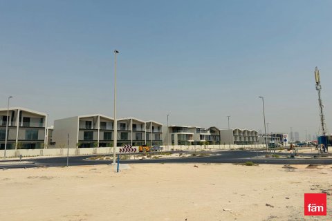 3 bedrooms Townhouse in Dubai, UAE No. 105557 8