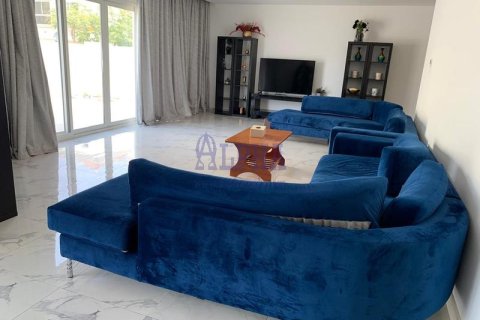 Townhouse de 7 dormitorios  No. 106038 12