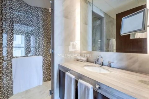 Квартира с 3 спальнями в The Address Residence Fountain Views, ОАЭ №30328 12