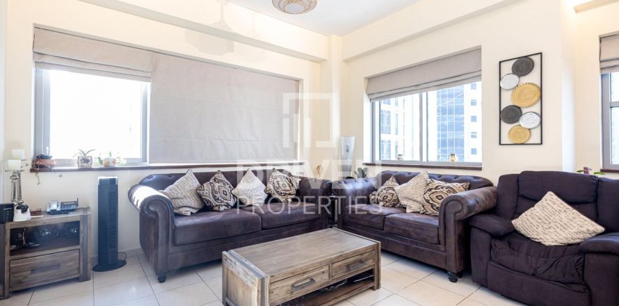 Apartment de 3 dormitorios en Executive Towers, UAE No. 84075