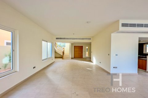 Villa de 4 chambres à Legacy, UAE No. 73860 5