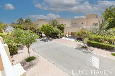 5 bedrooms Villa in Meadows, UAE No. 8705 16
