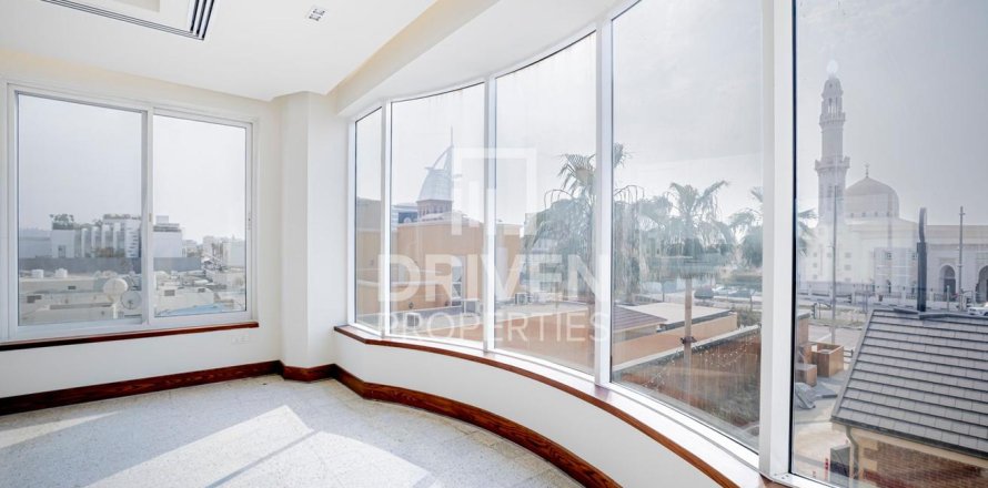 Villa de 7 chambres à Umm Suqeim 3, UAE No. 84847