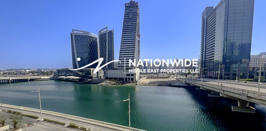 Duplex de 3 dormitorios en Abu Dhabi, UAE No. 104789