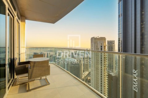 Квартира с 2 спальнями в The Address Residence Fountain Views, ОАЭ №85401 15