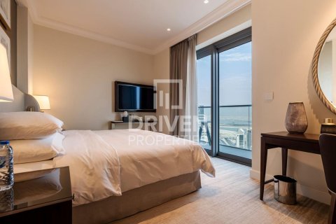 Квартира с 2 спальнями в The Address Residence Fountain Views, ОАЭ №85401 4