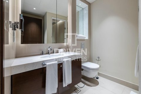 Квартира с 2 спальнями в The Address Residence Fountain Views, ОАЭ №85401 11