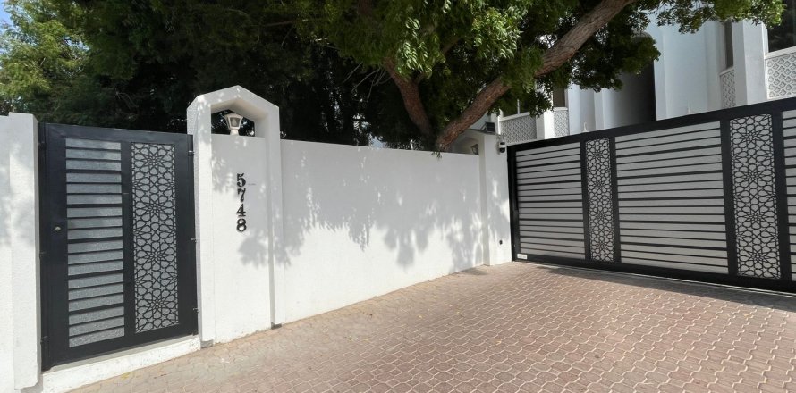 Villa de 5 dormitorios en Muscat, Oman No. 105030