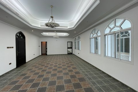 Villa de 5 dormitorios en Muscat, Oman No. 105030 3