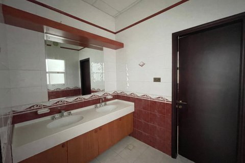 Villa de 5 dormitorios en Muscat, Oman No. 105030 13